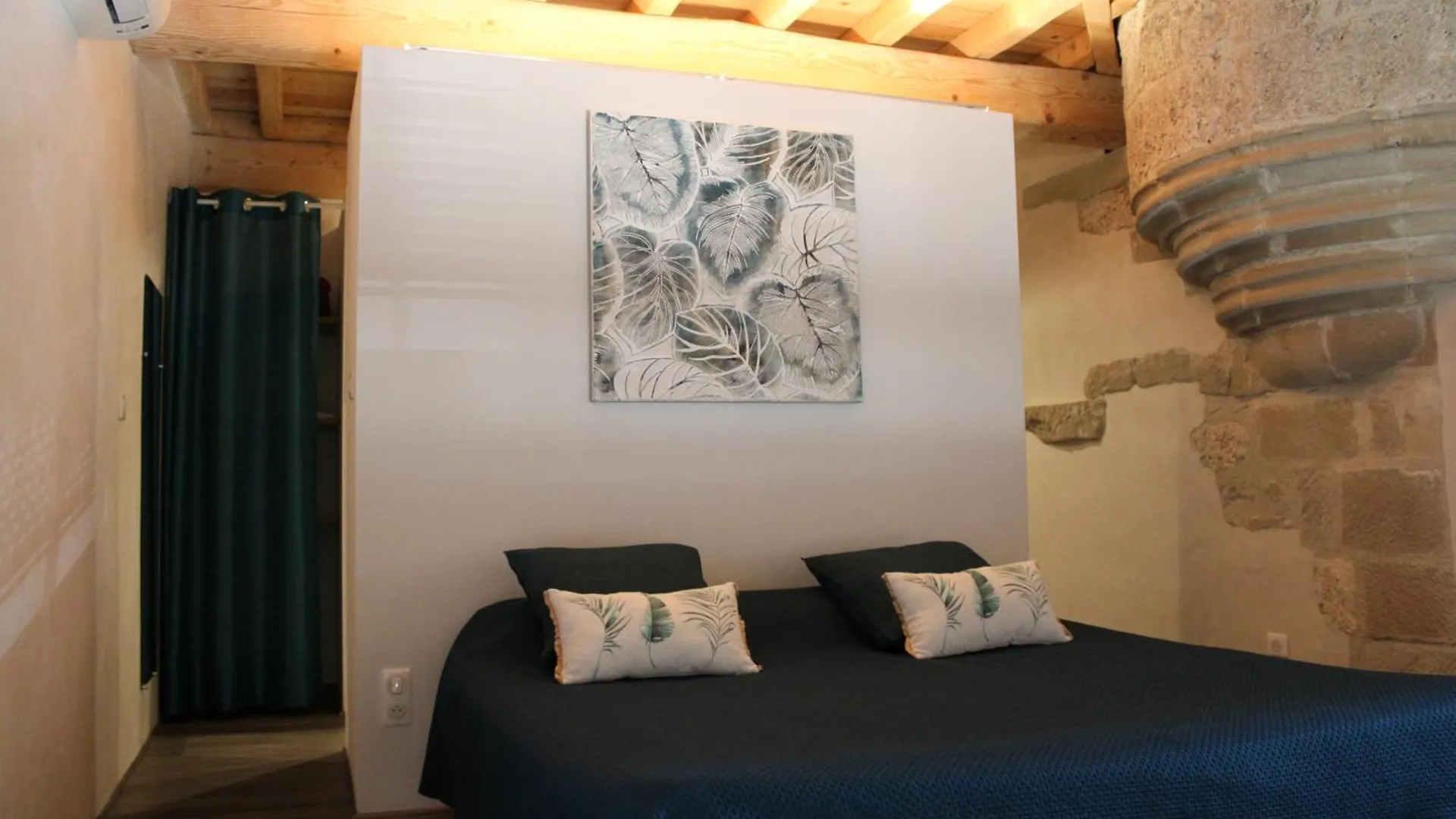 Les Gites De Genas Bourg-les-Valence 0*,