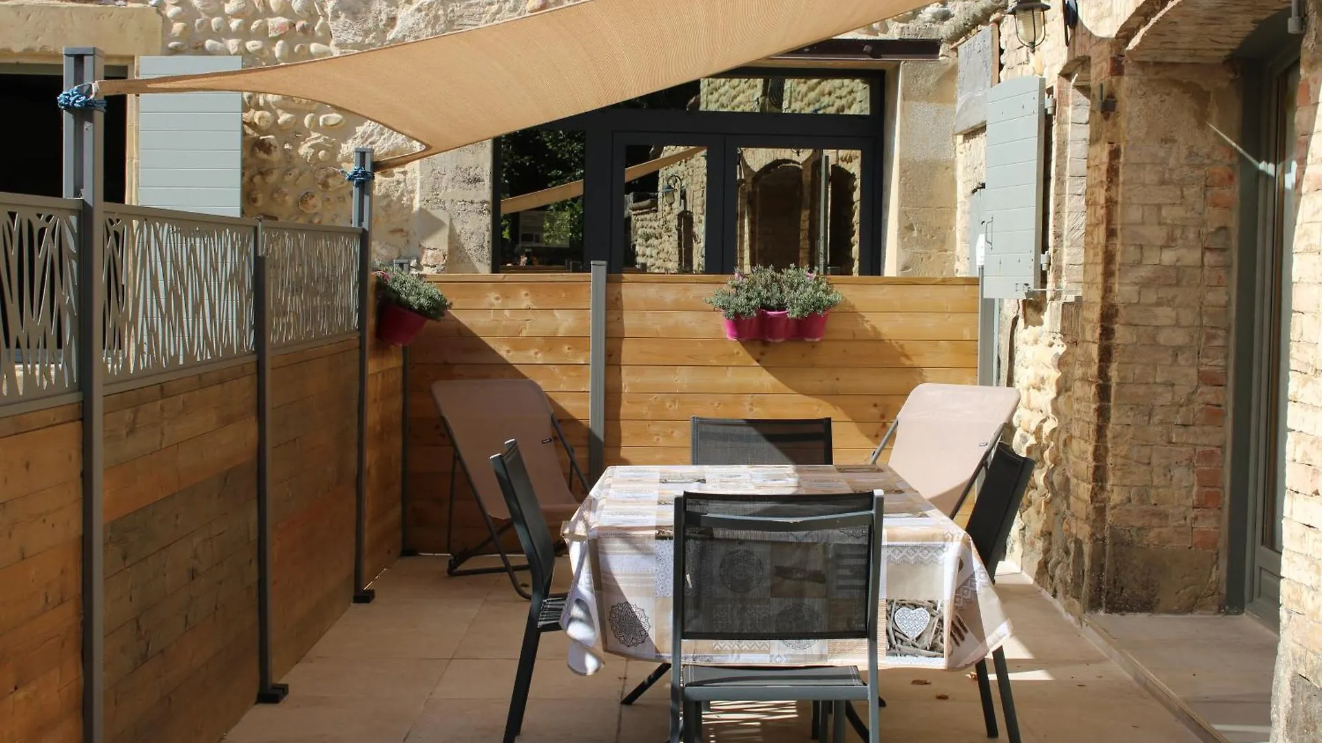 Les Gites De Genas Bourg-les-Valence Holiday home