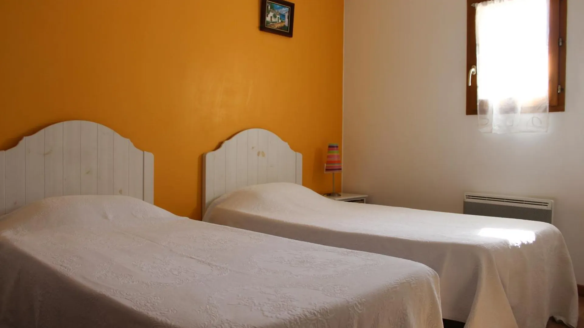 Les Gites De Genas Bourg-les-Valence 0*,  France