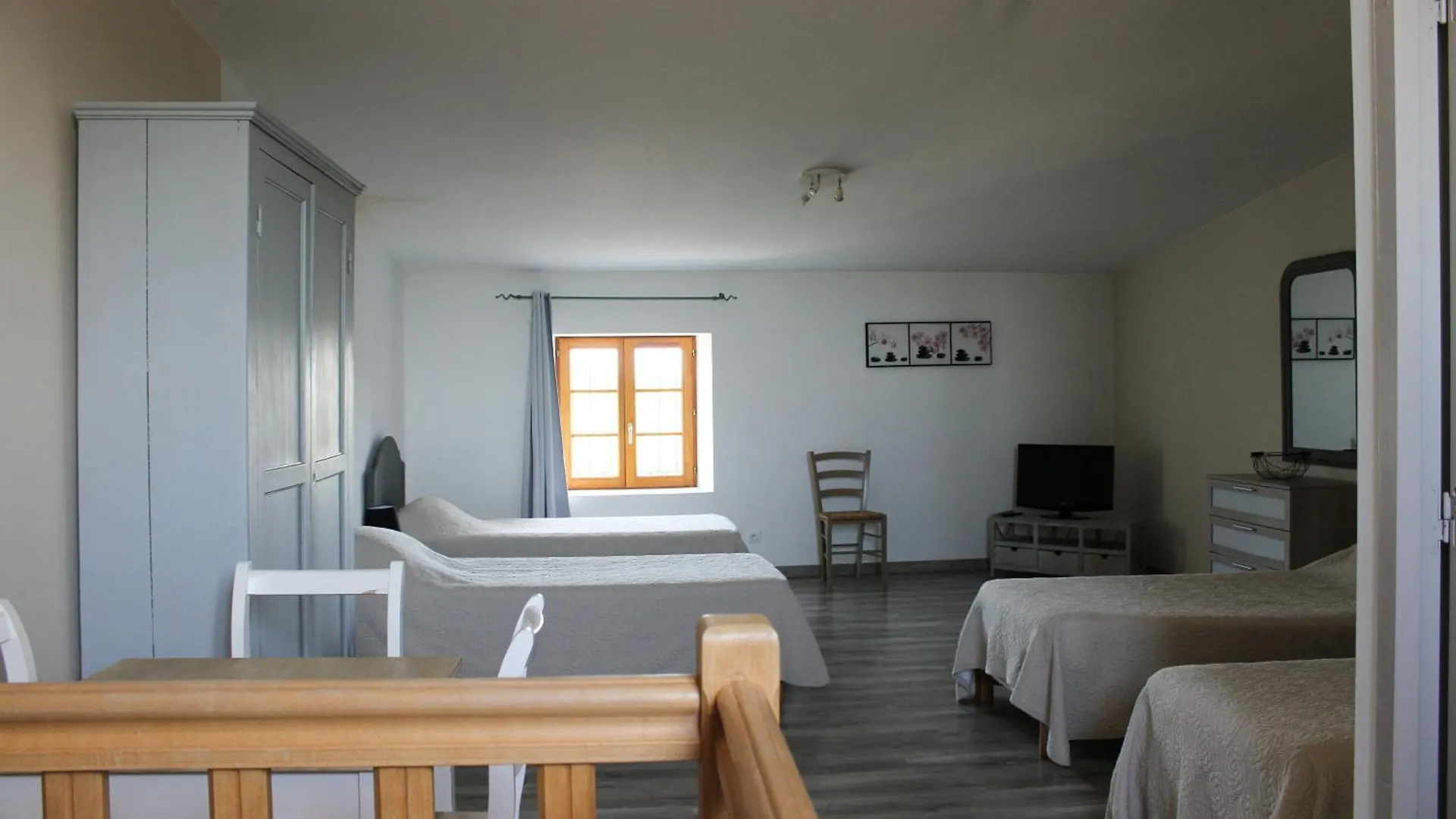 Les Gites De Genas Bourg-les-Valence Holiday home